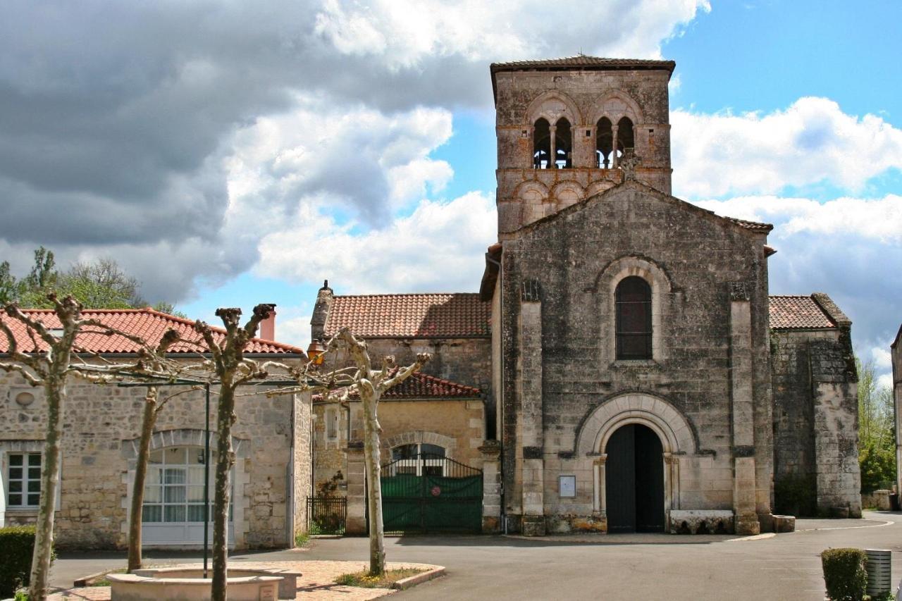 Bonabri Vacances - Chambres D'Hotes Chazelles  Exteriér fotografie